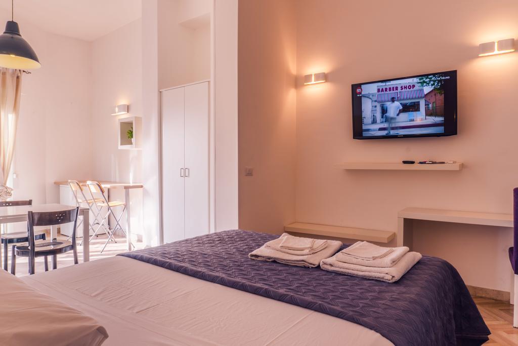 Solobed Lägenhet Reggio Calabria Exteriör bild